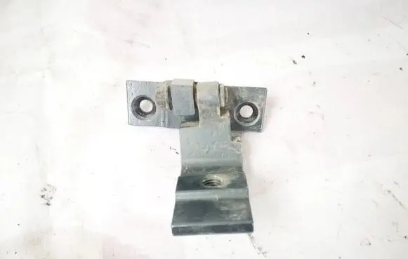 BMW 5 E60 E61 Rear door lower hinge 7068089