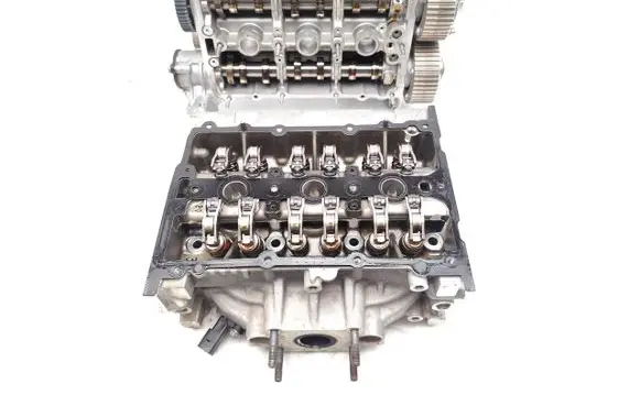 Volkswagen Polo V 6R Engine head 04C103404L 04C103479C