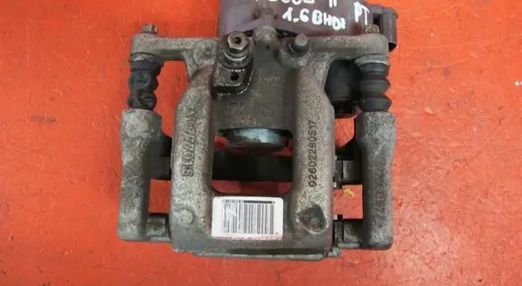 Peugeot 5008 II Rear brake caliper 9819060980
