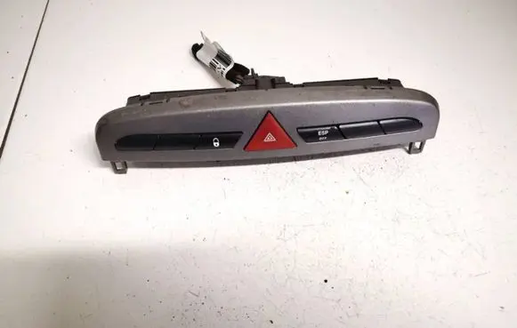 Peugeot 308 Hazard light switch 9659215177