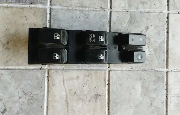 KIA Sportage Electric window control switch