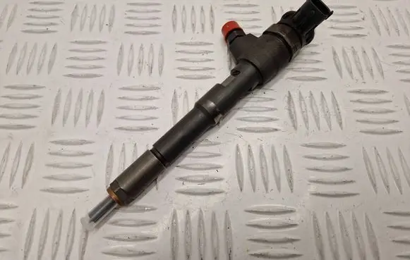 Renault Clio IV Fuel injector H8201108033 0445110485 0977