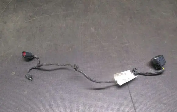 Ford S-MAX EUR ISO radio connector AG9514240