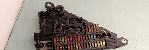 BMW 5 E60 E61 Fuse module 9138830 518956057