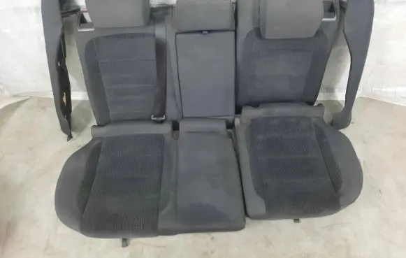 Volkswagen Golf V Rear seat 