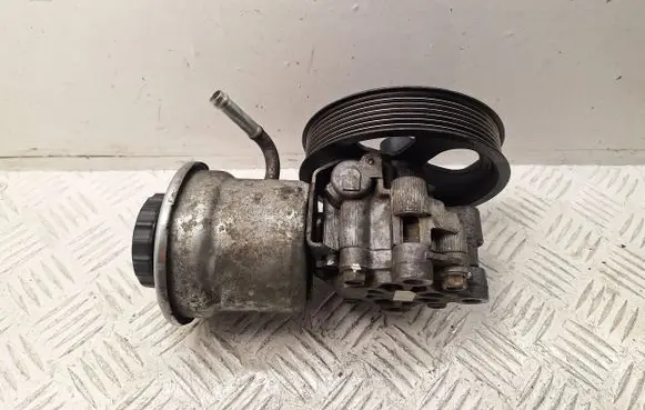 Toyota Corolla Verso AR10 Power steering pump 4431005120
