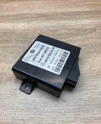 Mercedes-Benz E W210 Light module LCM A2108206426 5LA007508