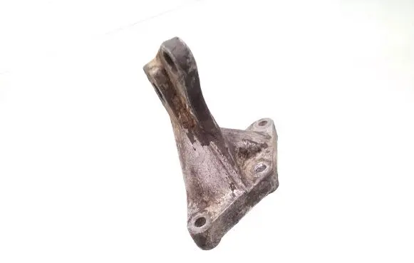 Volkswagen PASSAT B4 Engine mounting bracket 357199353A