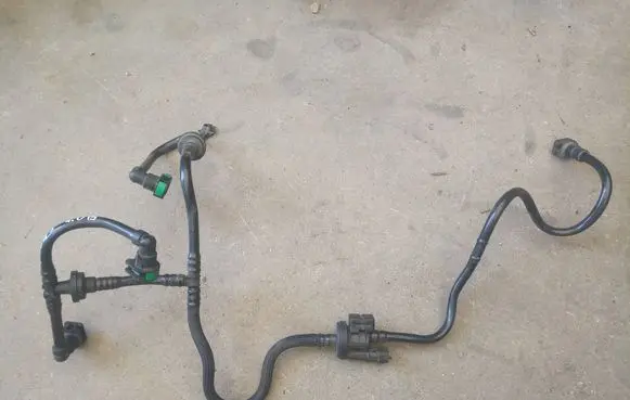 Ford Focus Fuel main line pipe