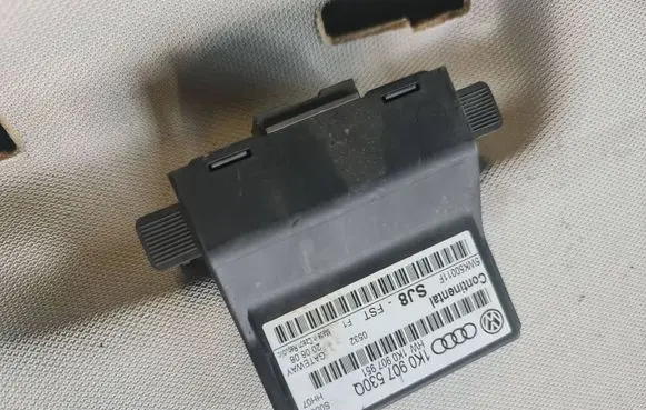 Volkswagen PASSAT B7 Gateway control module 1K0907530Q 1K0907951 5WK50011F