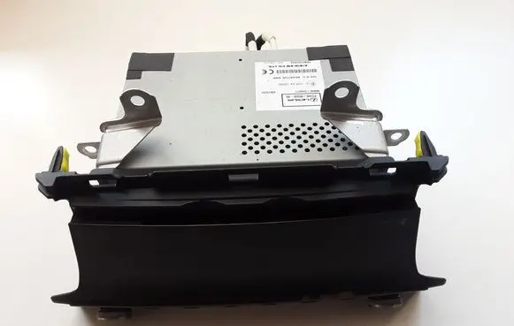 Lexus IS III XE30 Radio/CD/DVD/GPS head unit 8684020A011