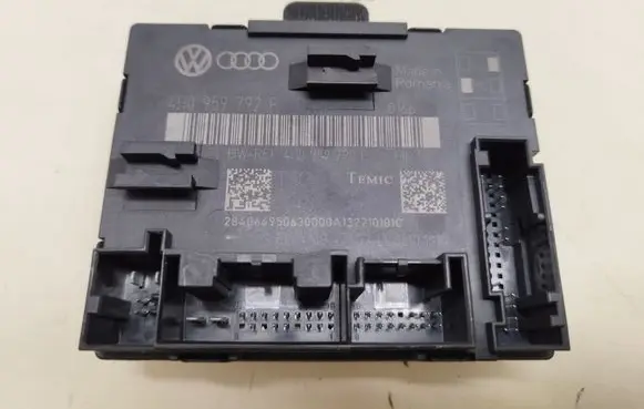 Volkswagen Touareg II Door control unit/module 4H0959792F
