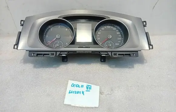 Volkswagen Golf VII Speedometer (instrument cluster) 5G0920861A
