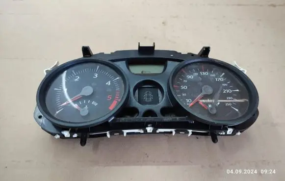 Renault Megane II Speedometer (instrument cluster) 8200408785