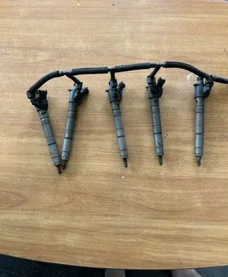Volvo V60 Fuel injectors set 