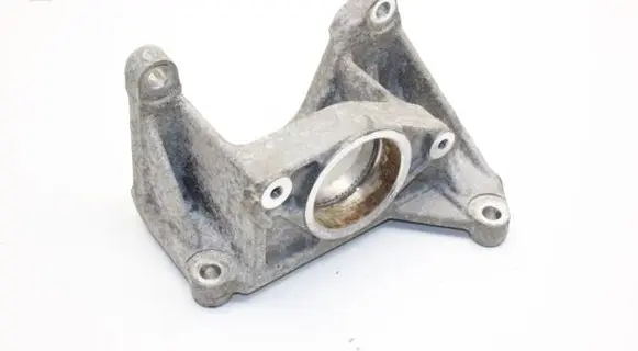 Nissan Leaf I (ZE0) Driveshaft support bearing bracket 