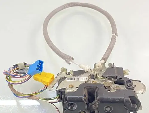 Mercedes-Benz Vaneo W414 Front door lock 156204001002 A4147200535