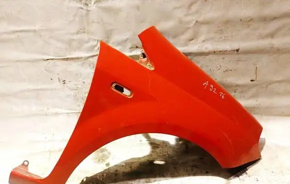 Fiat Punto (188) Fender Raudona