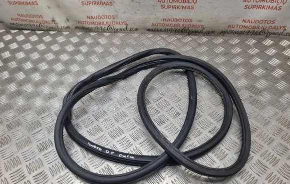 Volkswagen Touareg I Rubber seal front door (on door) 