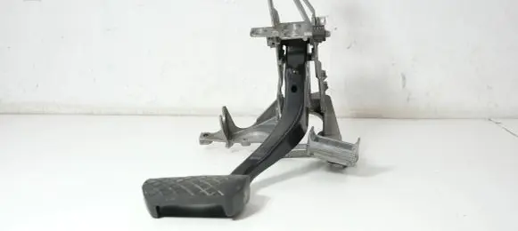 Audi A4 S4 B5 8D Pedal assembly 8D1721117D