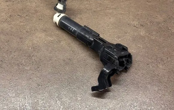 Toyota Prius+ (ZVW40) Headlight washer spray nozzle 8520847020 85208-47020