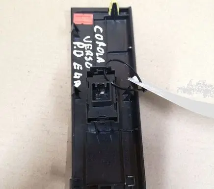Toyota Corolla Verso AR10 Electric window control switch 742310F030