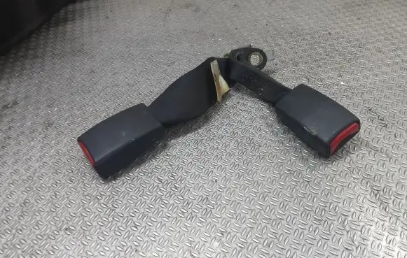Chrysler 300 - 300C Middle seatbelt buckle (rear) 