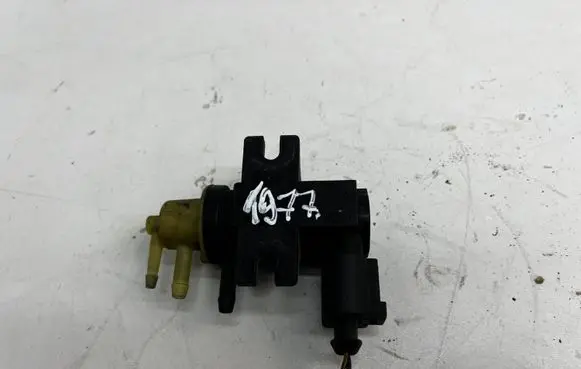 Vacuum valve