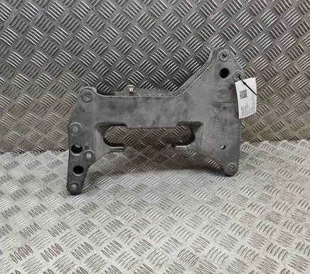 BMW 8 G14 Gearbox mounting bracket 9485332