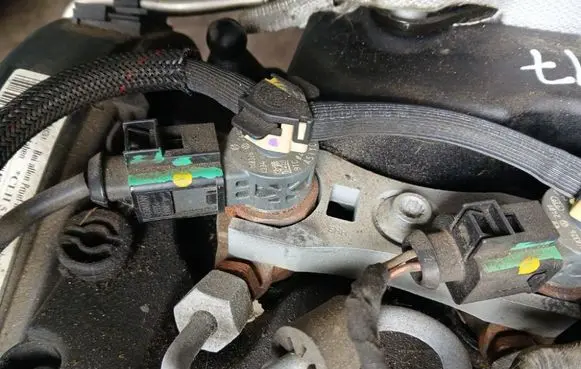 Audi A3 S3 8V Fuel injector 04L130277AJ
