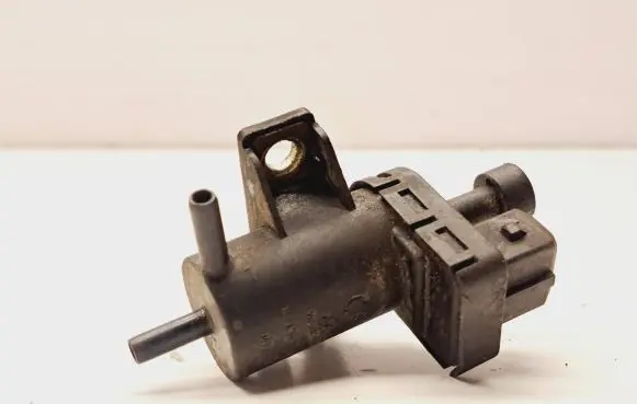 Nissan Qashqai Turbo solenoid valve 8200762597