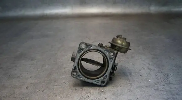 Nissan Almera Throttle body valve 