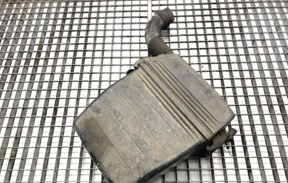 Air filter box