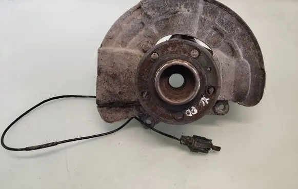 Volvo XC70 Front wheel hub 