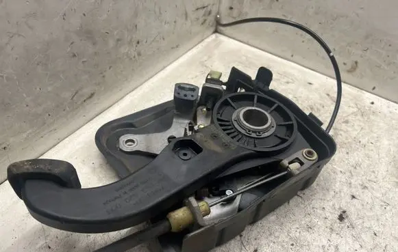 Mercedes-Benz E W211 Hand brake release handle 203420005