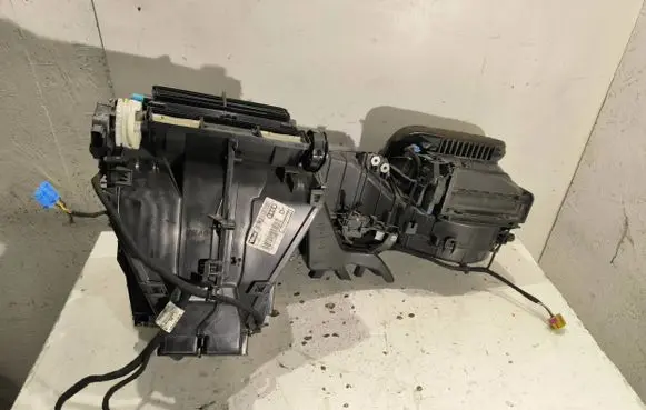 Audi A3 S3 8P Interior heater climate box assembly 8p1820003