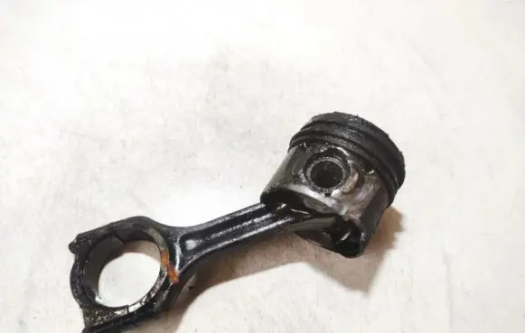 Volvo V50 Piston with connecting rod 619