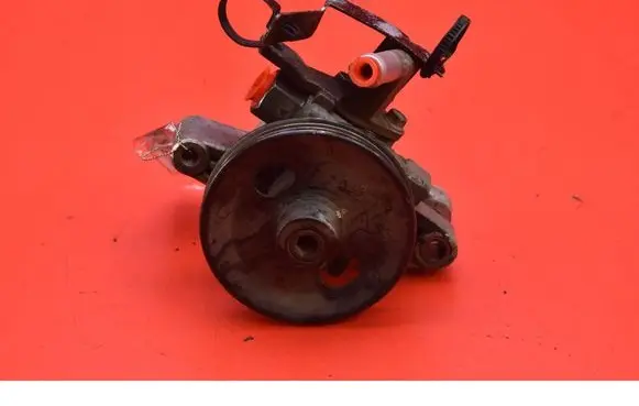 Hyundai Tucson JM Power steering pump 57100-ZE000