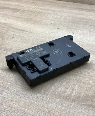 Mercedes-Benz C W203 Door control unit/module 2038201285 351320