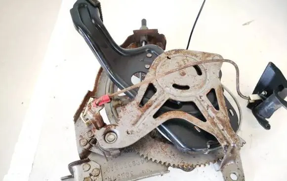 Chrysler Pacifica Handbrake/parking brake lever assembly 04683909ad