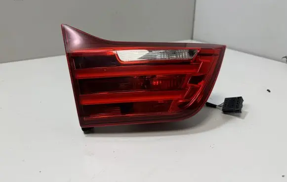 Tailgate rear/tail lights