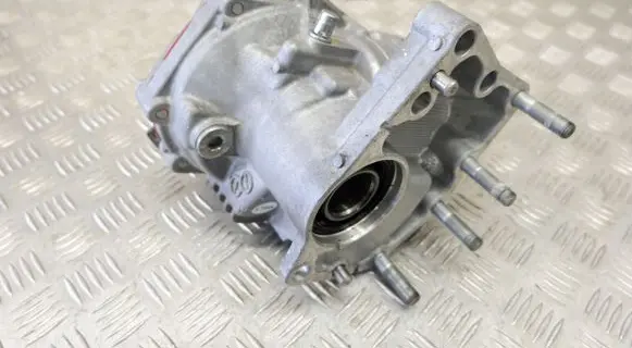 Toyota RAV 4 (XA40) Gearbox transfer box case 3610042120