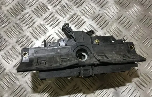 Audi A6 S6 C5 4B Tailgate/trunk/boot lock/catch/latch 4b0827565h 8d9827565c