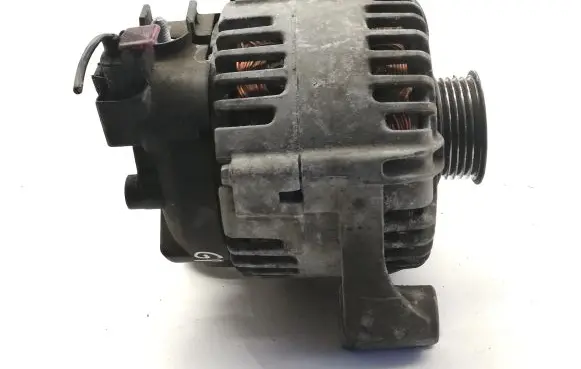 Toyota Avensis T270 Generator/alternator TG15C200