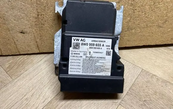 Audi A4 S4 B9 Airbag control unit/module 8W0959655A 0285011196