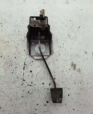 Mitsubishi Pajero Brake pedal 