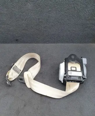 Middle seatbelt (rear)