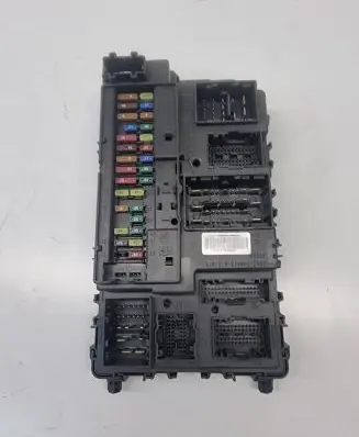 Ford Edge II Fuse module HU5T15604 78120A2C73 A2C7586810000