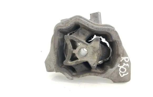 Volvo V60 Engine mount bracket 8070M18