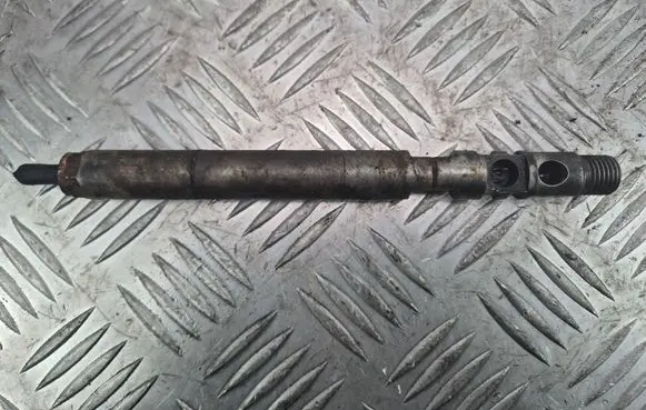 Mercedes-Benz C W204 Fuel injector A6460700987
